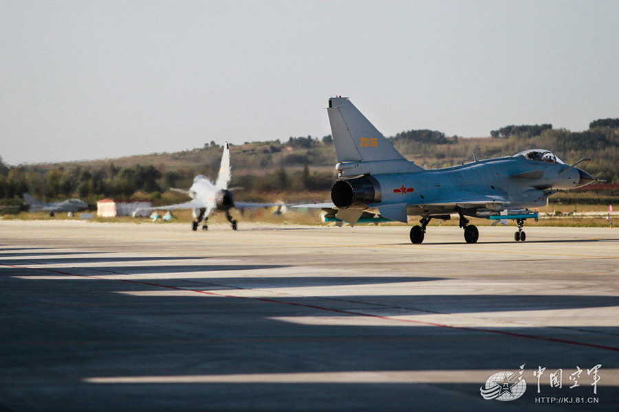 J-10 fighters refueled in the air