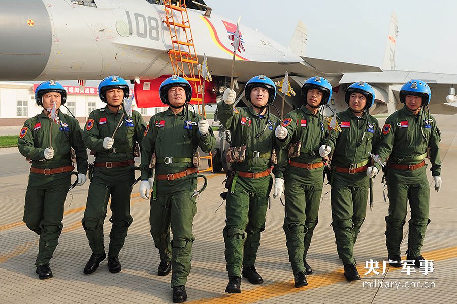 China's first generation of carrier-based fighter jet pilot