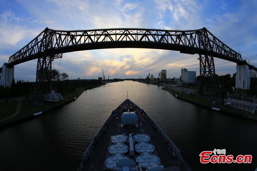 Chinese naval fleet passes through Kiel Canal