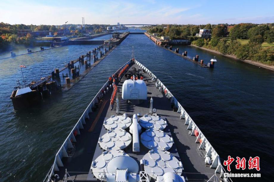 China's naval fleet goes through the Kiel Canal for the first time