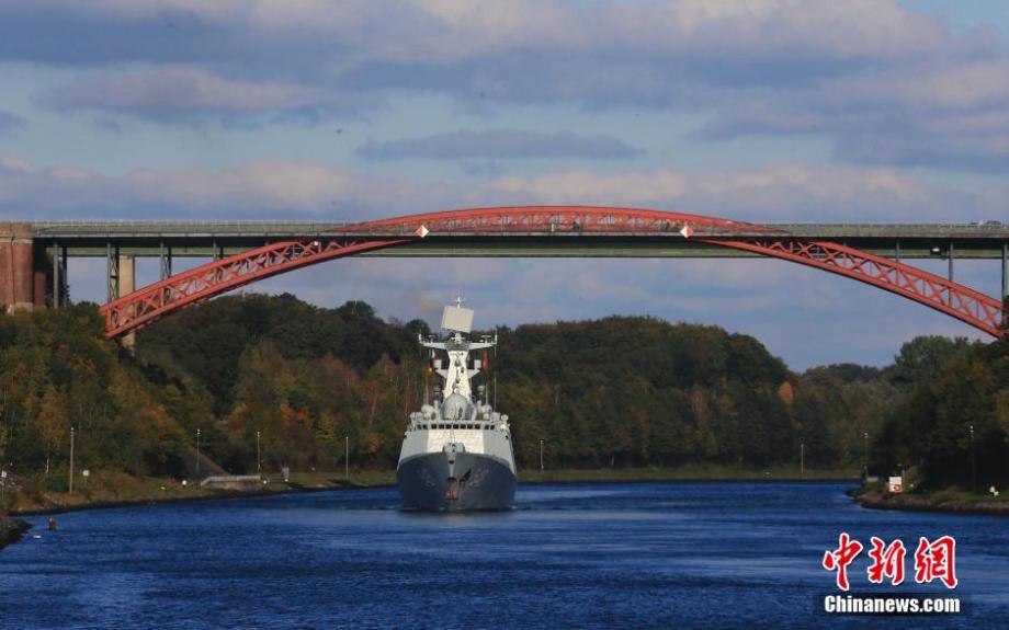 China's naval fleet goes through the Kiel Canal for the first time