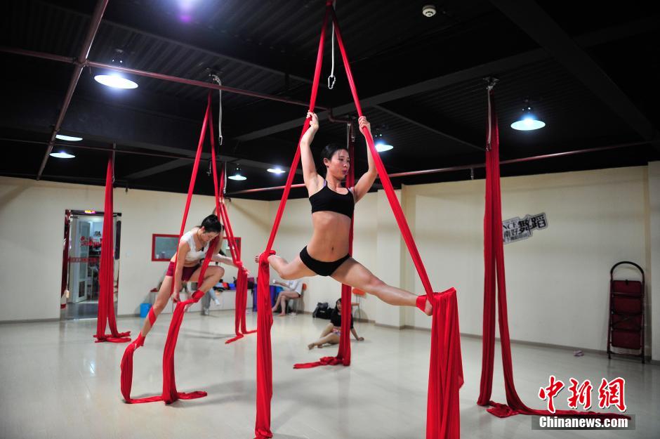 Students take dancing training