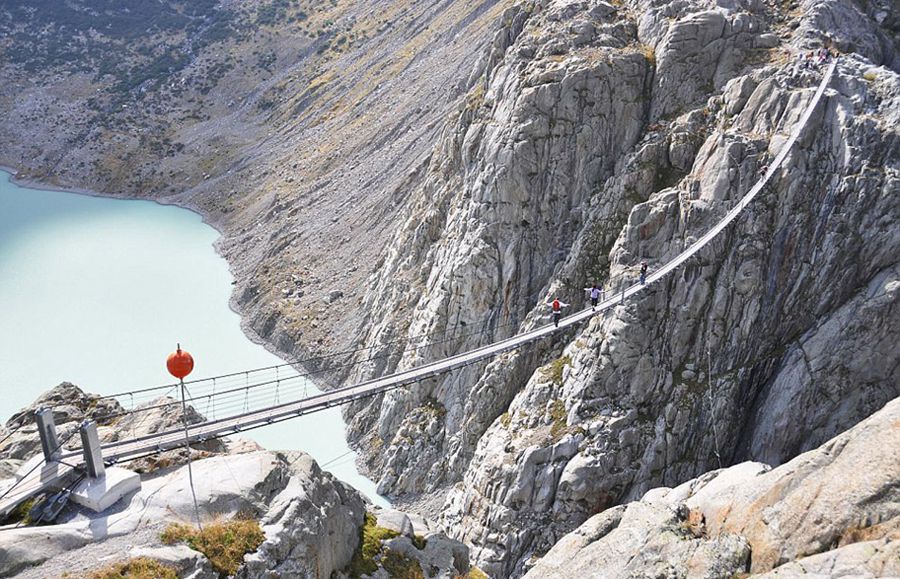 World's most heart-pounding bridges