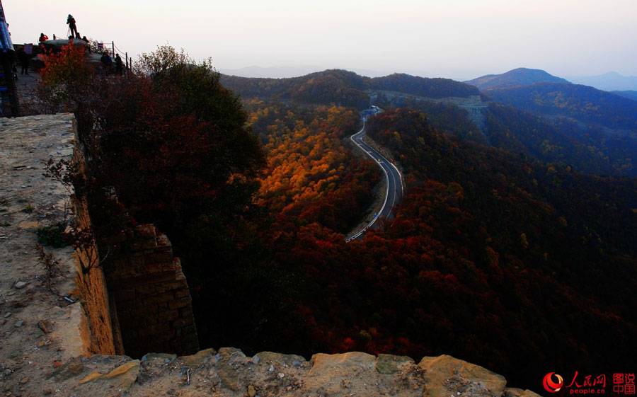 Picturesque autumn scenery in N China 