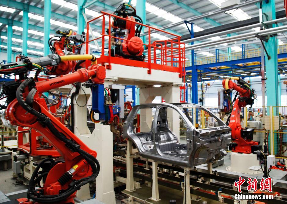 China’s sophisticated new-energy-vehicle production line goes into operation