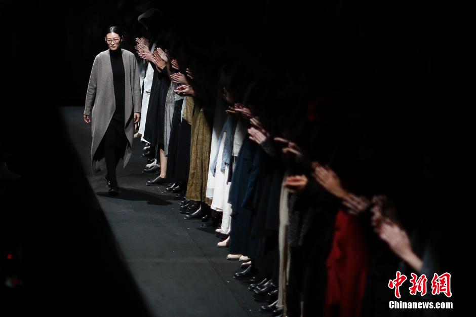 Fashion show themed with 'silence of all nature' held in Beijing