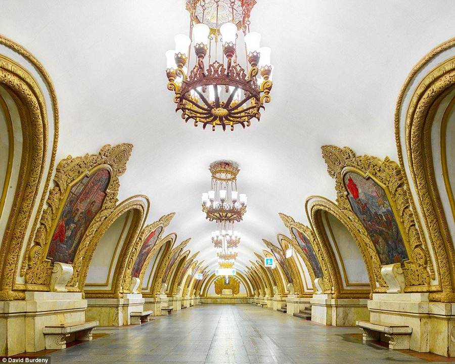 Moscow's stunning subway network looks like spectacular palaces