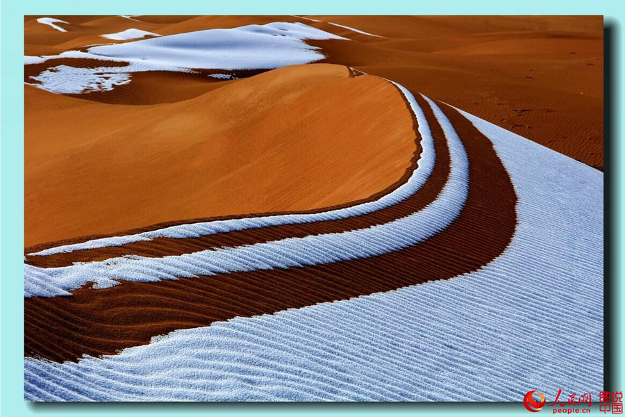 Amazing scenery of snow-covered desert 