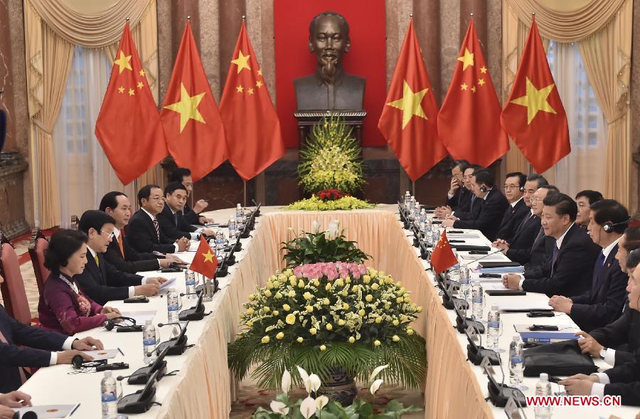 Chinese president holds talks with Vietnamese counterpart in Hanoi