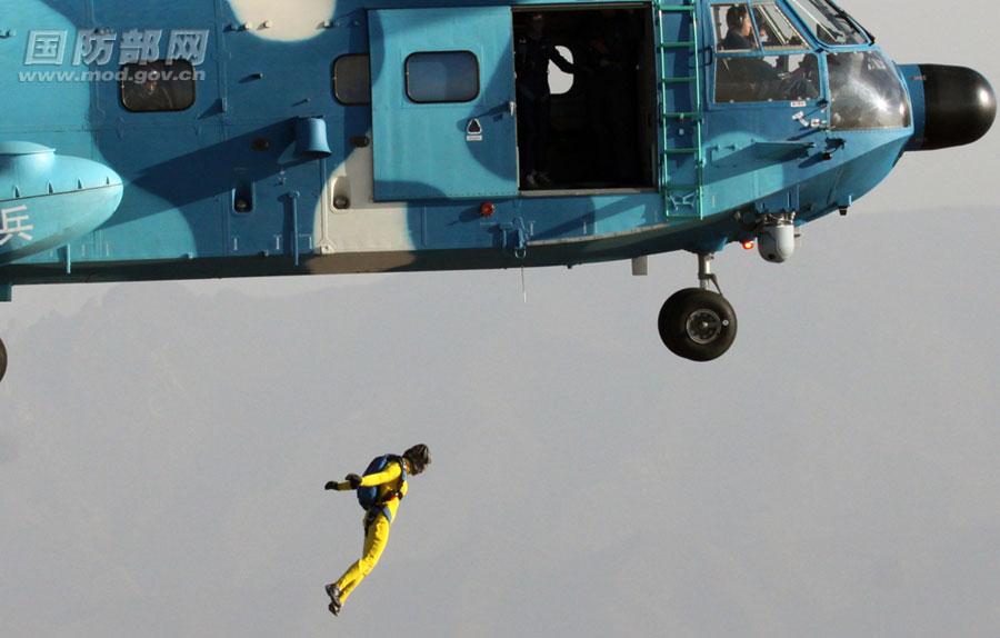 PLA Bayi Parachute Team shows numerous aerial designs and formations