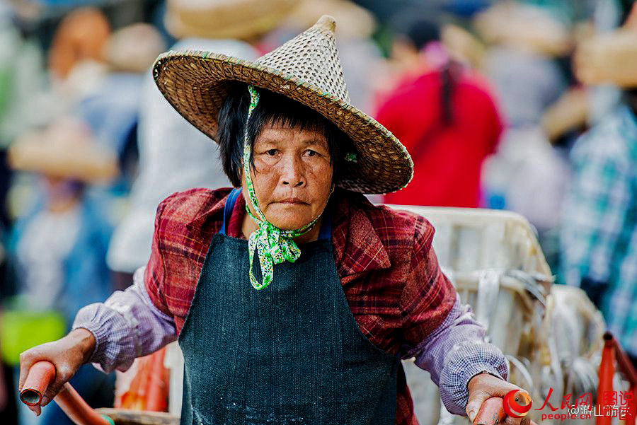 Women's fishing port in Hainan