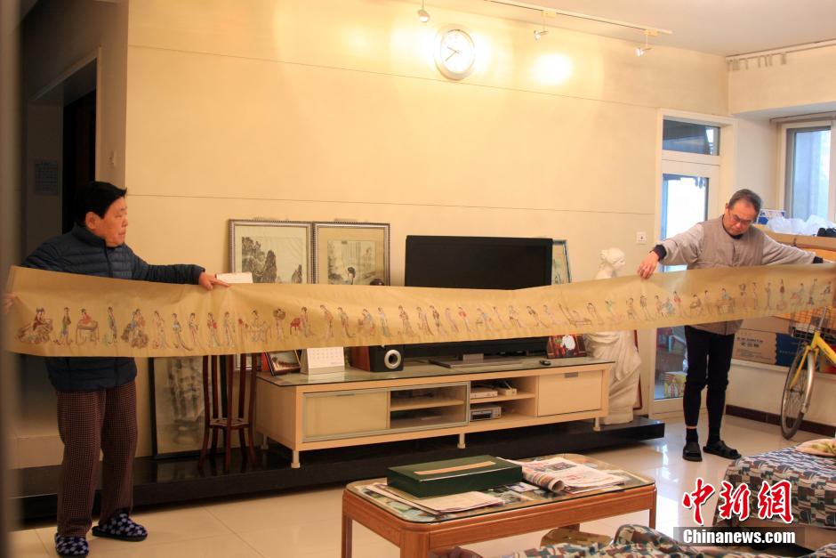 74-year-old draws 8-meters-long scroll of ancient beauties