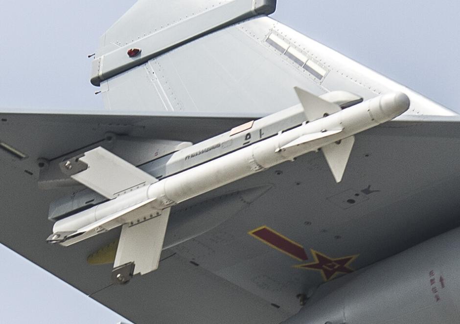 J-10B fighters with homegrown engine in test flight 