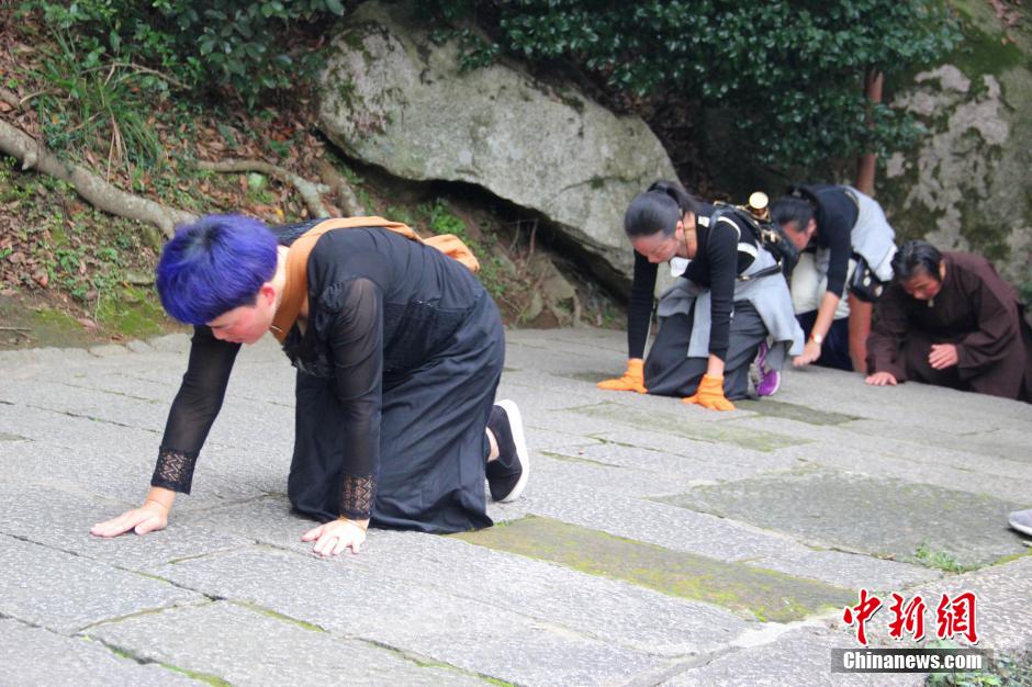 Worship ceremony held in E China