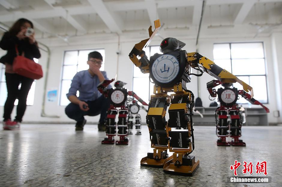 Robots dance in Southeast University