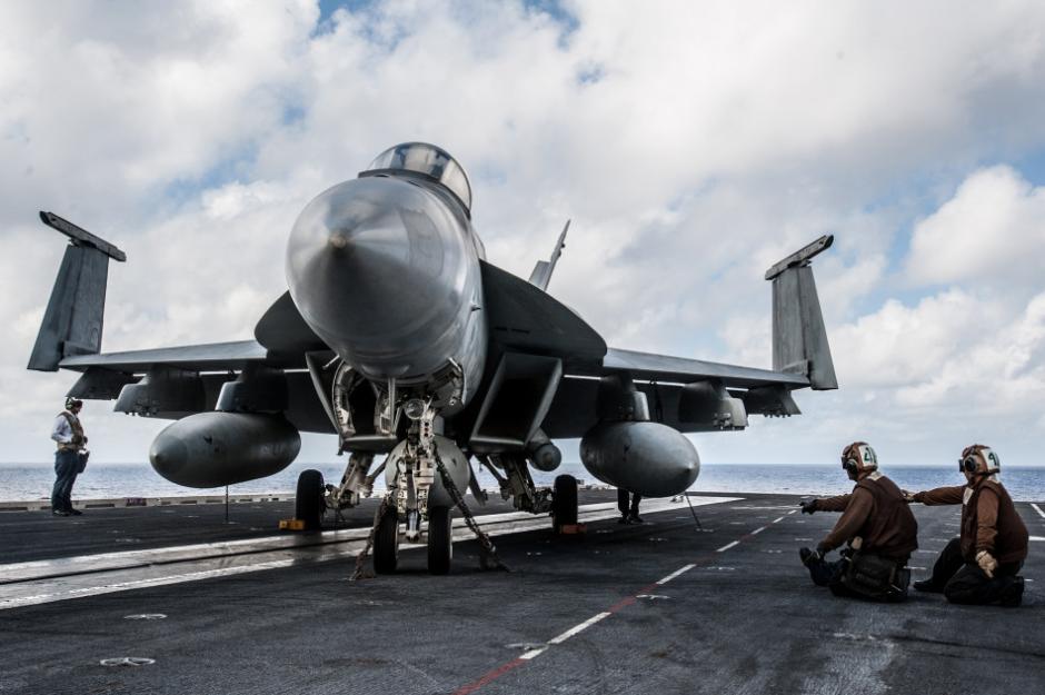 U.S. aircraft carrier conducts combat training near the South China Sea 