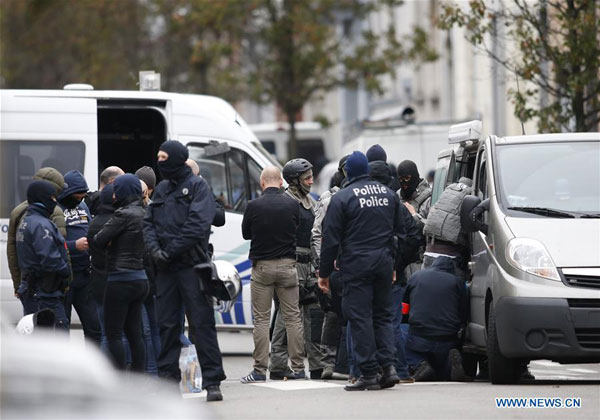 Paris attacks: France launches manhunt and to shut down mosques 