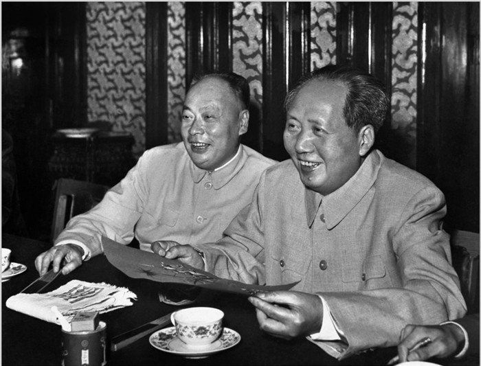 Chinese leaders in lens of photographer Hou Bo