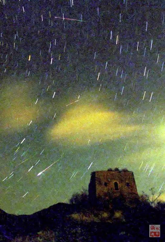 Beautiful Leonid meteor shower