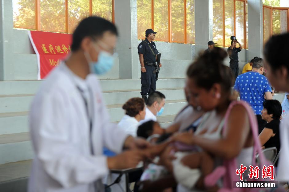 Chinese Navy ship offers medical service to people in Acapulco