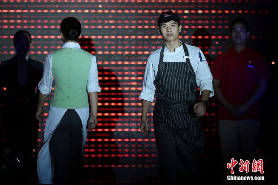 Interesting restaurant uniform show held in Changzhou