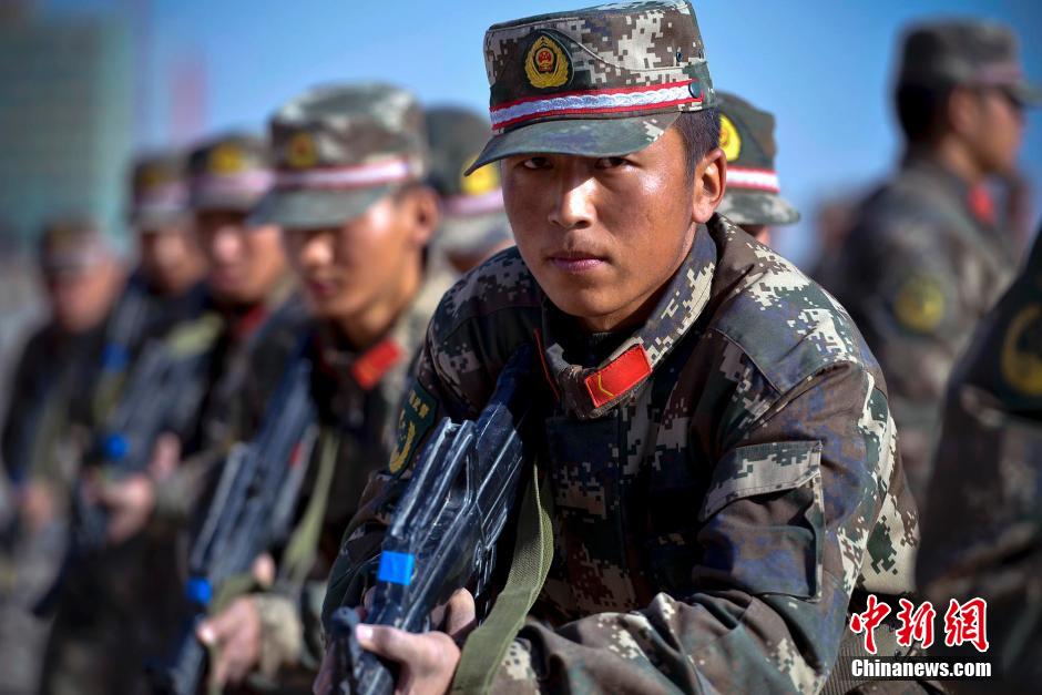 New recruits take training in Kashi, Xinjiang