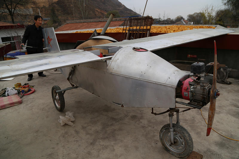 Villager in Gansu builds airplane with $4,500