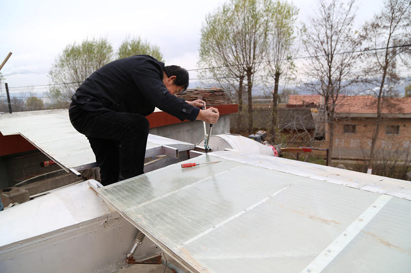 Villager in Gansu builds airplane with $4,500