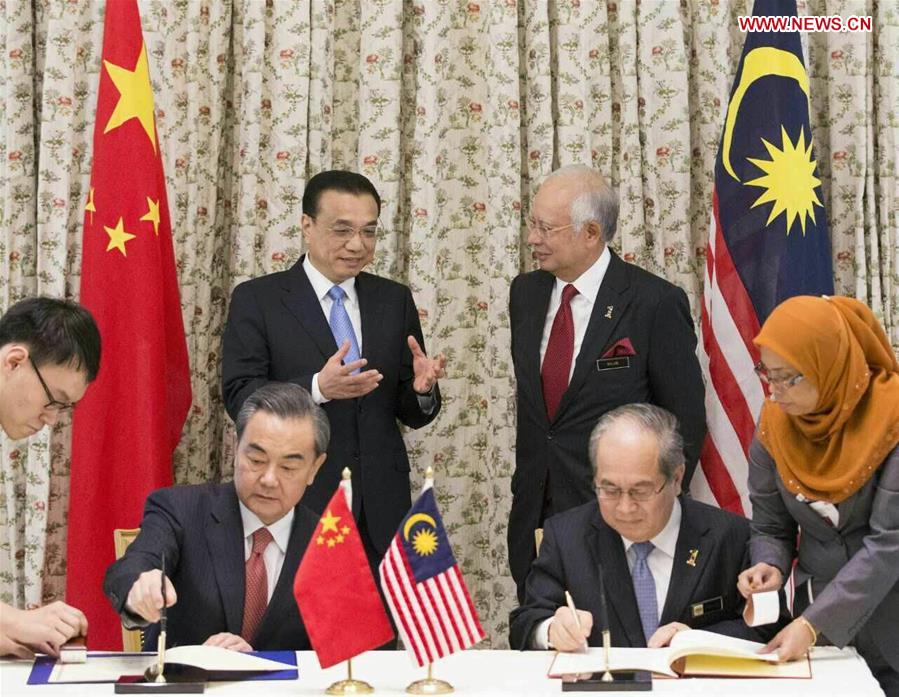 Chinese Premier Li, Malaysian PM Najib hold talks in Kuala Lumpur