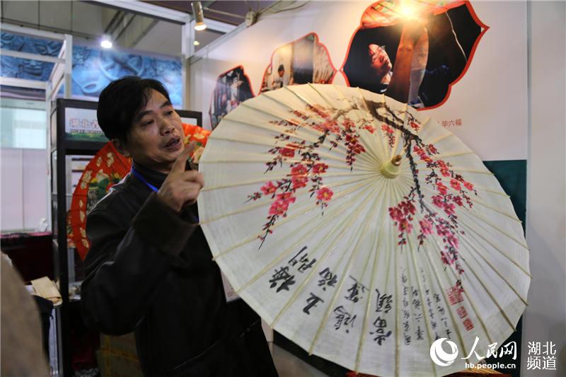 Intangible cultural heritage exhibition along Yangtze River opens in Hubei