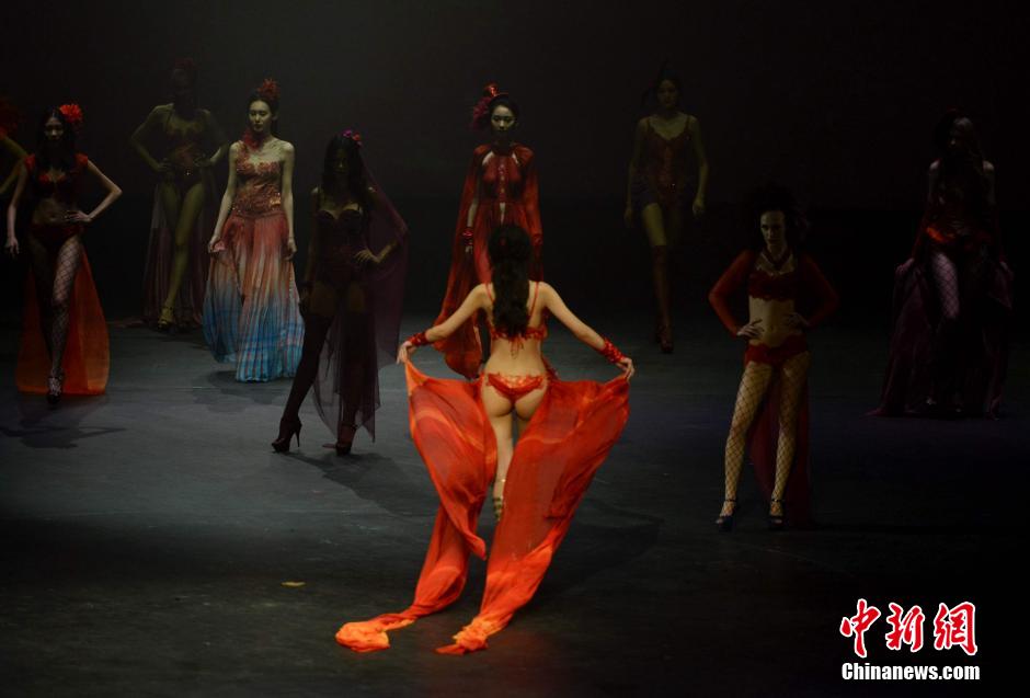 Amazing lingerie show at int'l fashion week in Xiamen