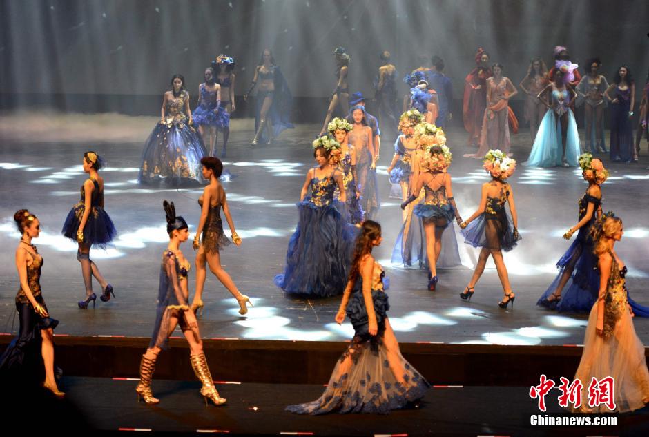 Amazing lingerie show at int'l fashion week in Xiamen