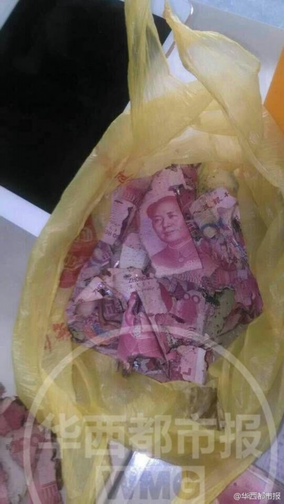 35,000 yuan in cash buried underground turn into mush after 5 years