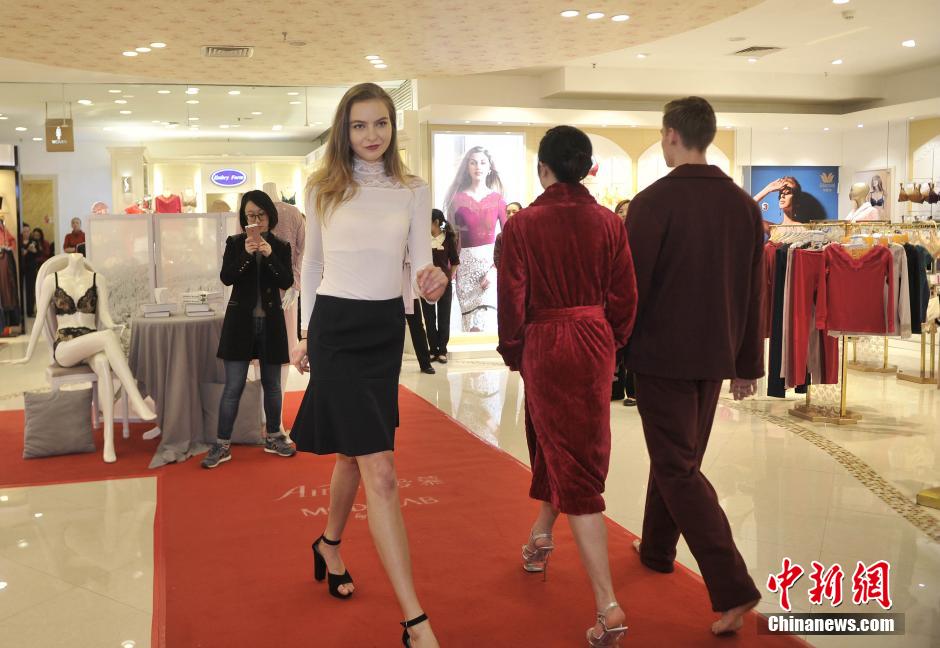 A glance at life of Ukrainian models working in Chongqing