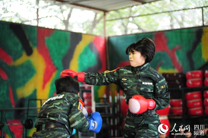 Farewell performance of female SWAT team in Sichuan