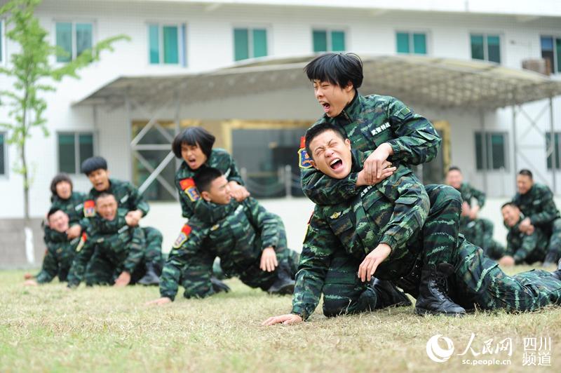 Farewell performance of female SWAT team in Sichuan