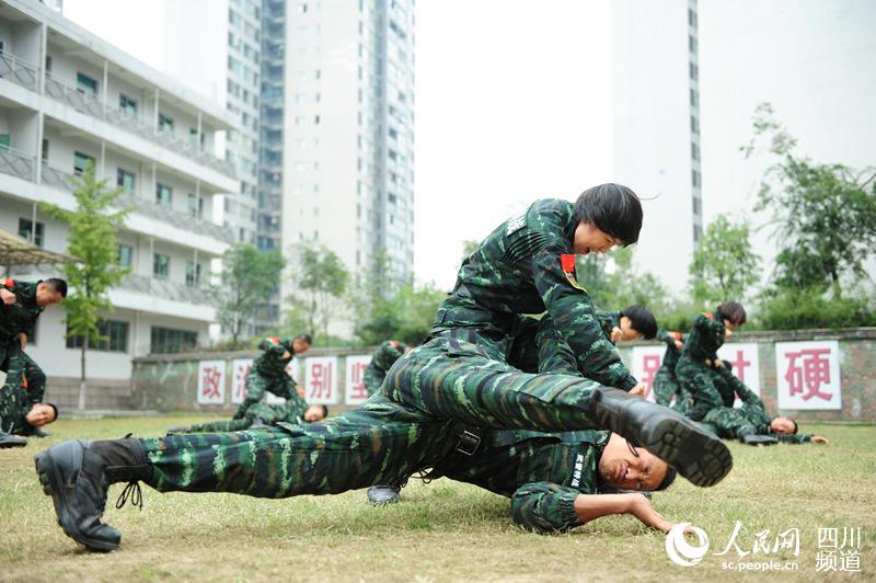 Farewell performance of female SWAT team in Sichuan