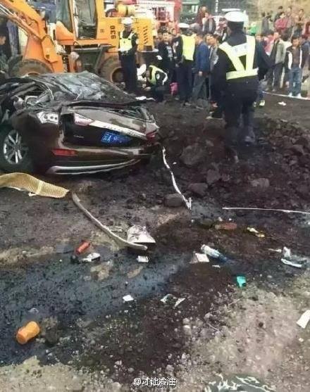 Truck Crushed a SUV, Killing 2 people in SW China