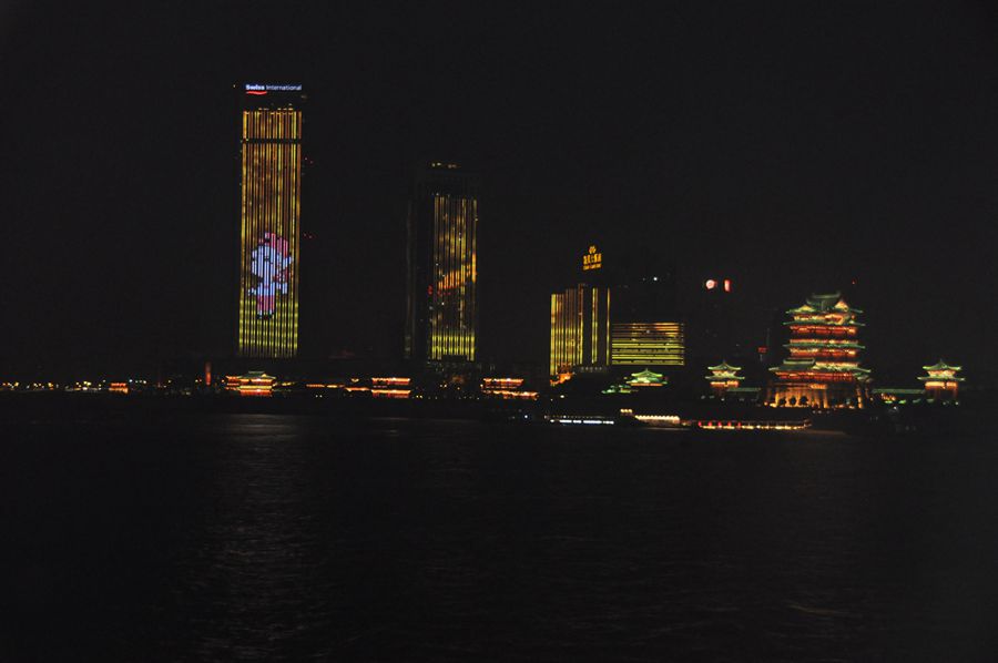 Night view along Gan river in Nanchang