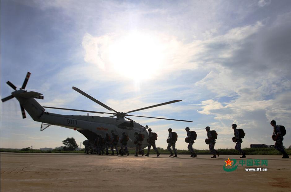 PLA Marine Corps conducts parachuting training