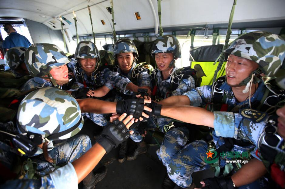 PLA Marine Corps conducts parachuting training