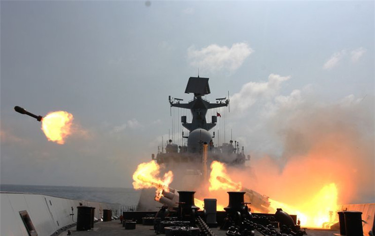 South China Sea Fleet conducts live fire drill