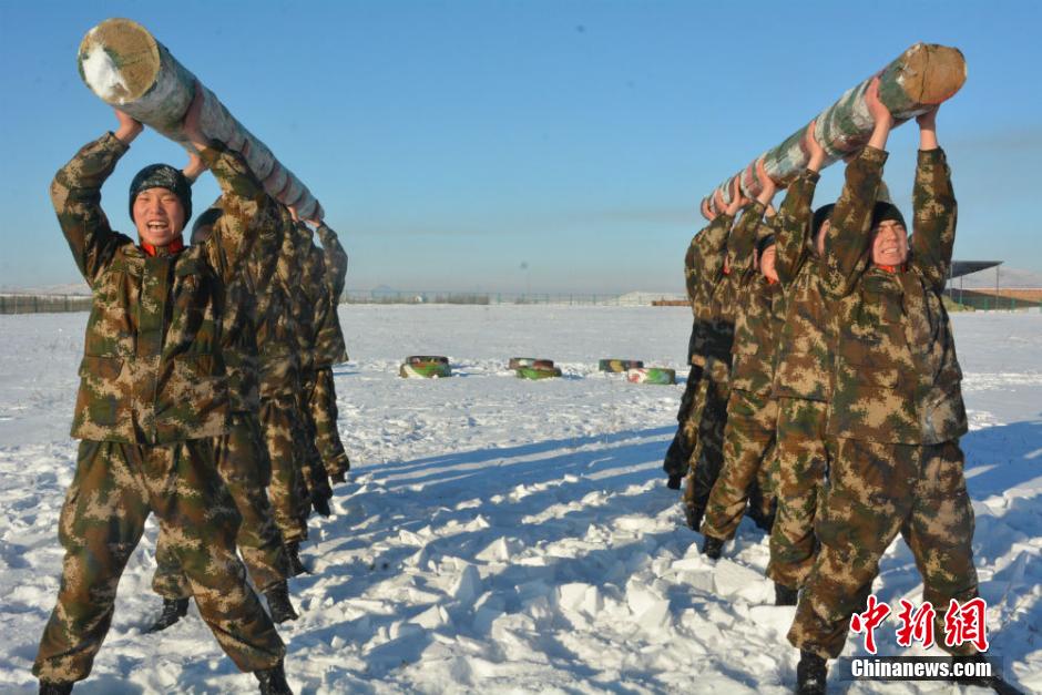 Xinjiang armed police frontier force conduct training in severe cold