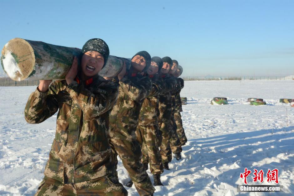 Xinjiang armed police frontier force conduct training in severe cold