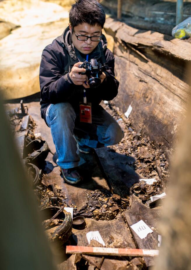 Amber unearthed suggests tomb possibly being that of Emperor Wu's grandson: archeologist