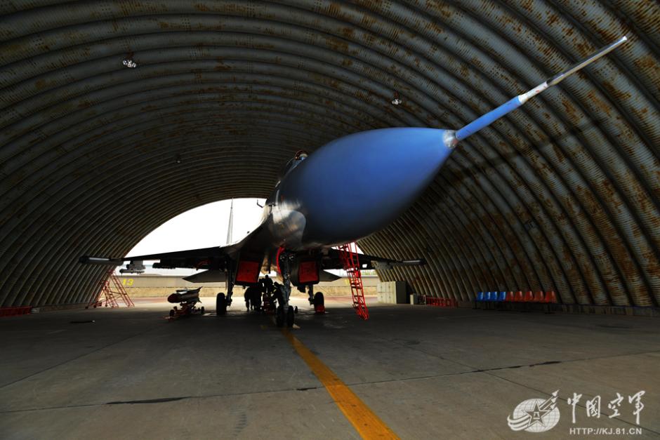 Su-30 fighter jets carrying anti-radiation missile conduct training in N China