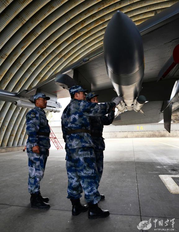 Su-30 fighter jets carrying anti-radiation missile conduct training in N China