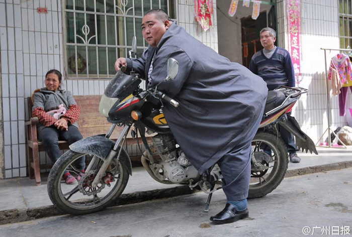 China's fattest man weighs 261kg