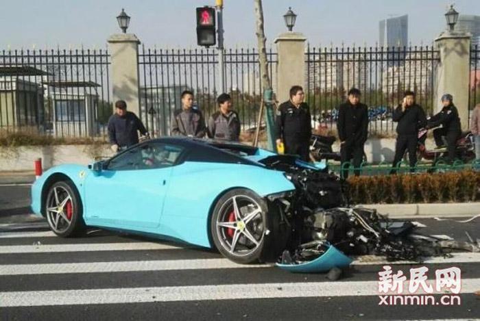 A Ferrari 458 severely damaged in serial collisions