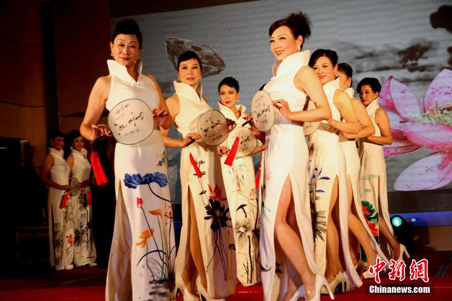 Cheongsam beauties shine in Yangzhou
